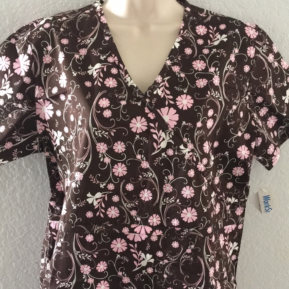 Medical Uniform Scrub Set - Picture 4 of 8